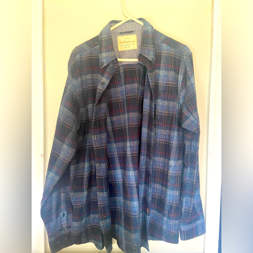 Like new! Cozy blue flannel button up